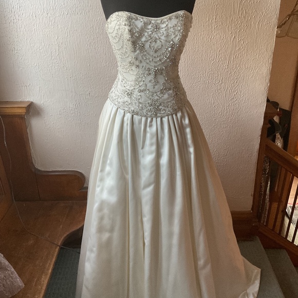 MAGGIE SOTTERO IVORY TWO PIECES BRIDAL GOWN